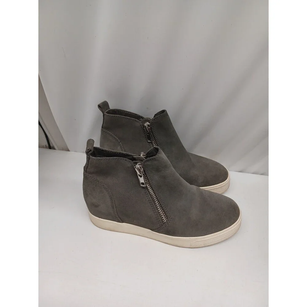 Steve Madden Women's Wedgie Sneaker Comfortable & Easy To Wear Grey Suede 9 US